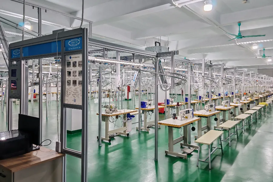 2.Guangzhou Factory Smart Seamed Production