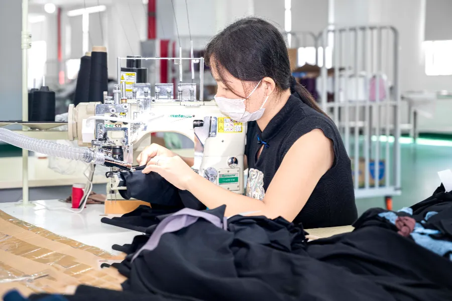 4.成衣缝纫组装-2